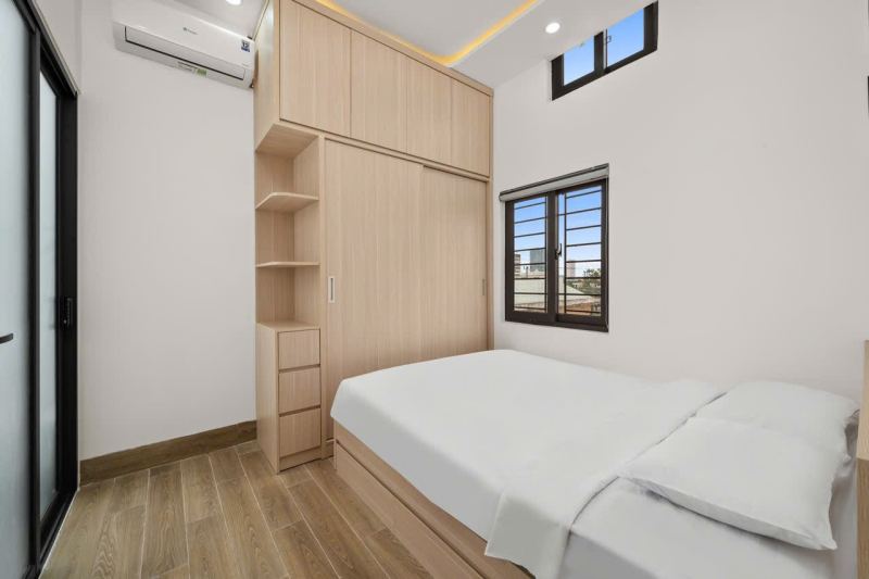 1-Bedroom Apartment with Balcony on Phan Tu Street