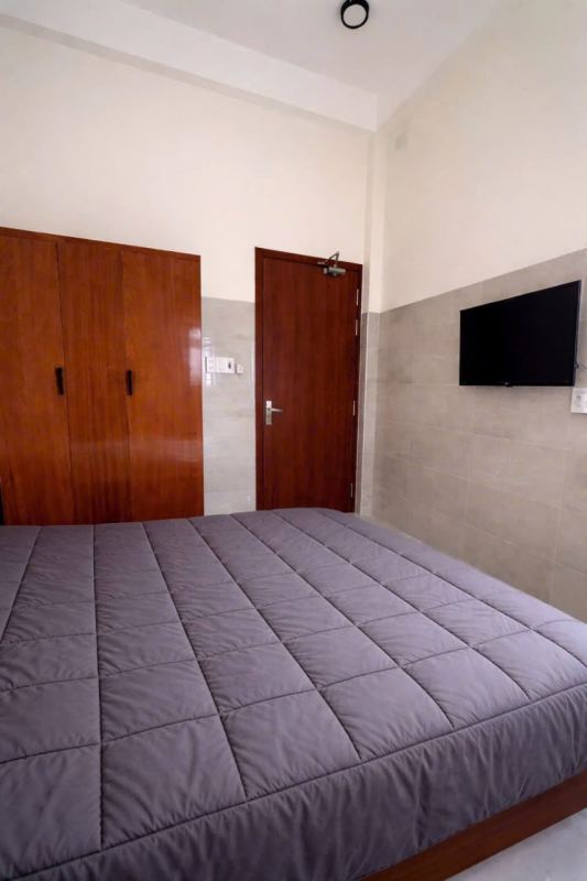 Studio Apartment with Window in Luong The Vinh