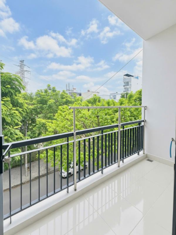 Studio with Balcony in Khue My - Room 203