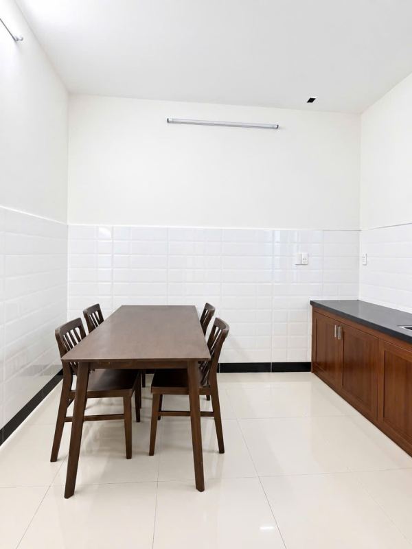 1 Bedroom Apartment with Balcony in Khue My - Room 302