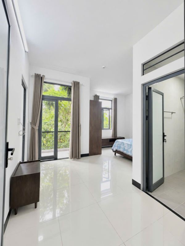 1 Bedroom Apartment with Balcony in Khue My - Room 302