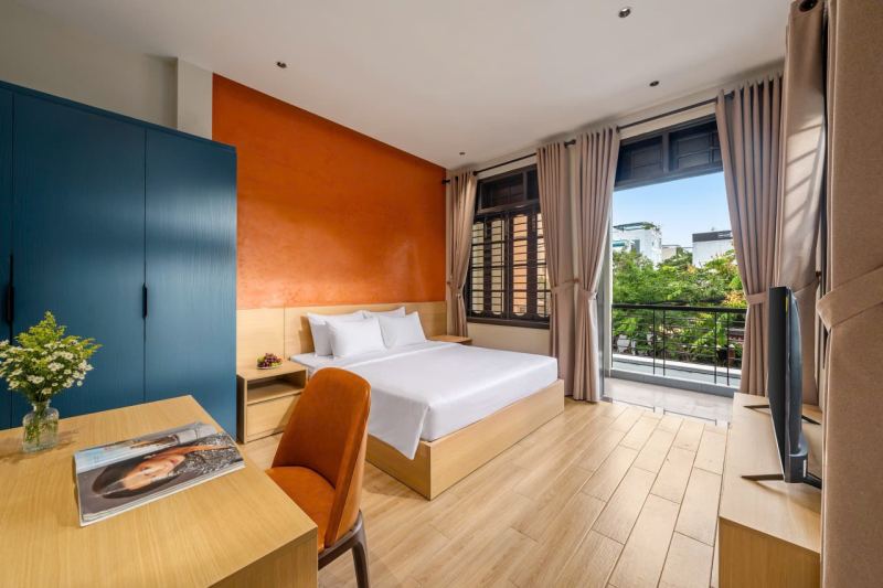Studio on 2nd or 3rd Floor with Balcony on Phan Thanh Tai Street