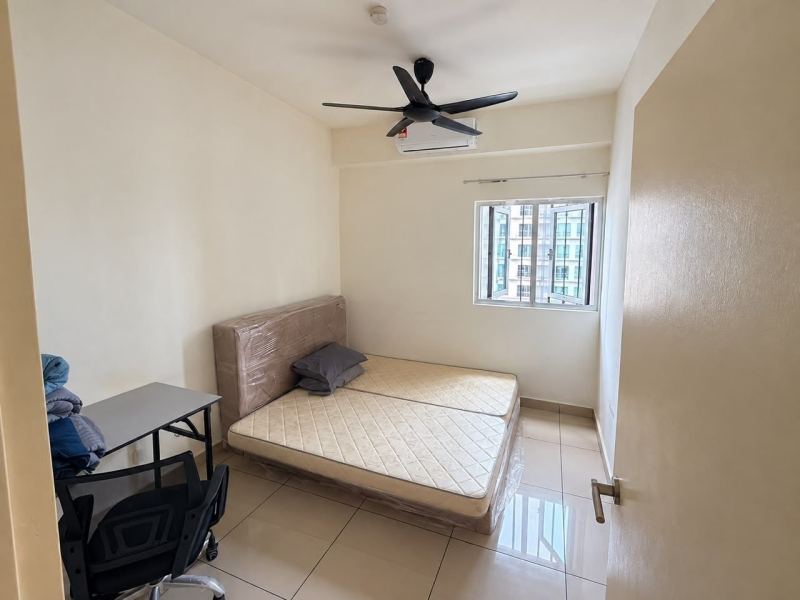 3BR Condominium in Green Acres Park Condominium