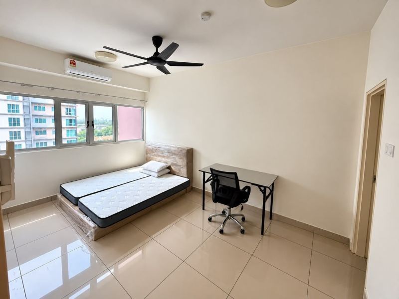 3BR Condominium in Green Acres Park Condominium