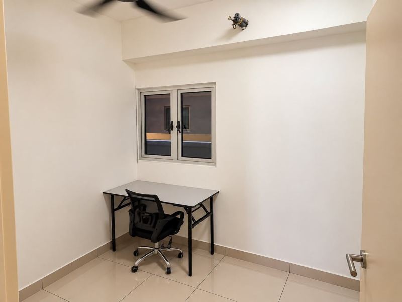 3BR Condominium in Green Acres Park Condominium