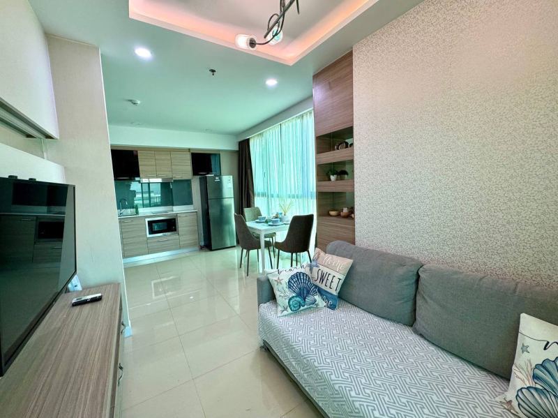 1 Bedroom Apartment in Dusit Grand Condo View