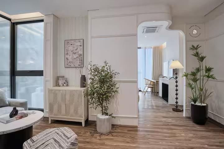 1 Bedroom Apartment with Lake View