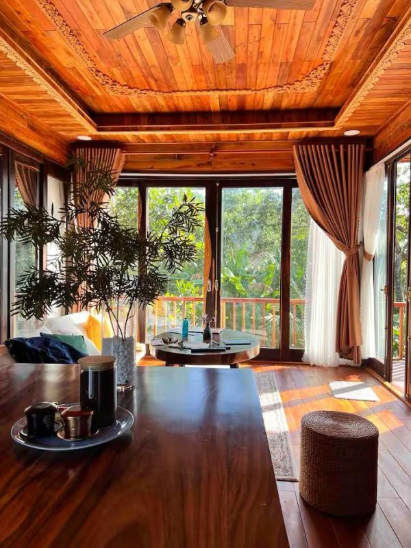 2 Bedroom Apartment with Pool and Garden