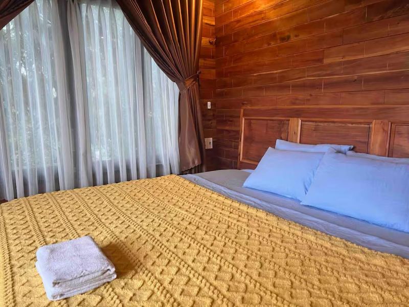2 Bedroom Apartment with Pool and Garden