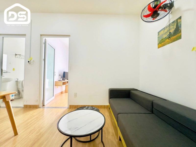 1-Bedroom Apartment with Balcony on Luong Sy Can Street