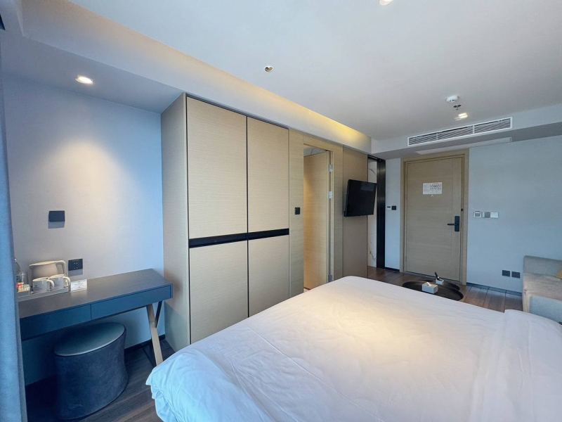 Studio Apartment on the 12th Floor of Beverly Mountain Bay