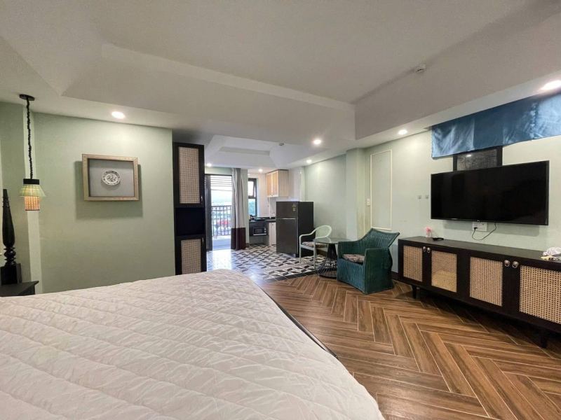 Studio apartment with spacious balcony