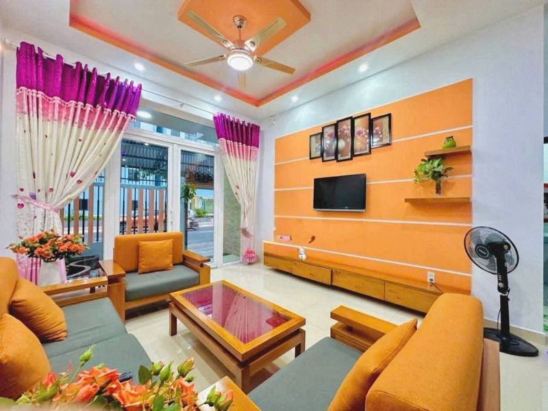 5 Bedroom 3-Storey House in Phuoc Long