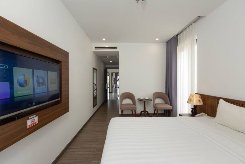Cozy Room with Pool in Marina District