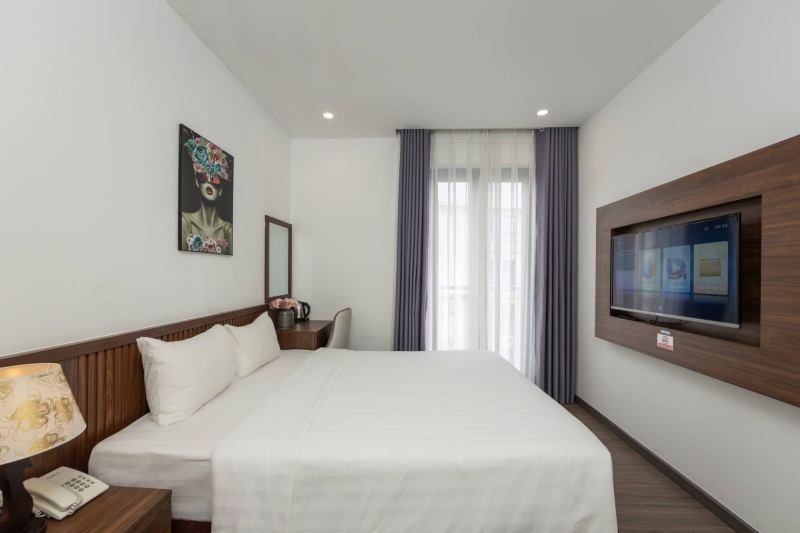 Cozy Room with Pool in Marina District
