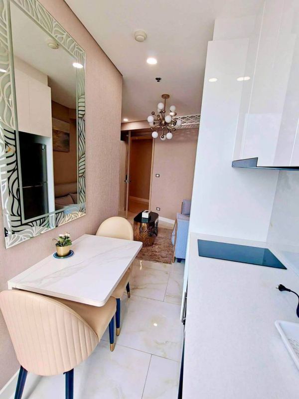 1-Bedroom Apartment in Copacabana Building