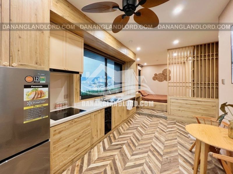 Studio Apartment with Dragon Bridge View