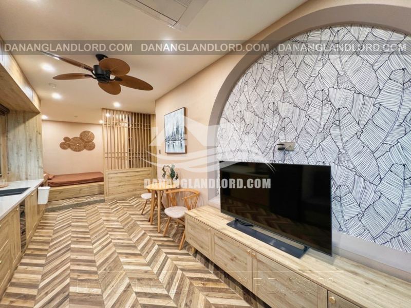 Studio Apartment with Dragon Bridge View
