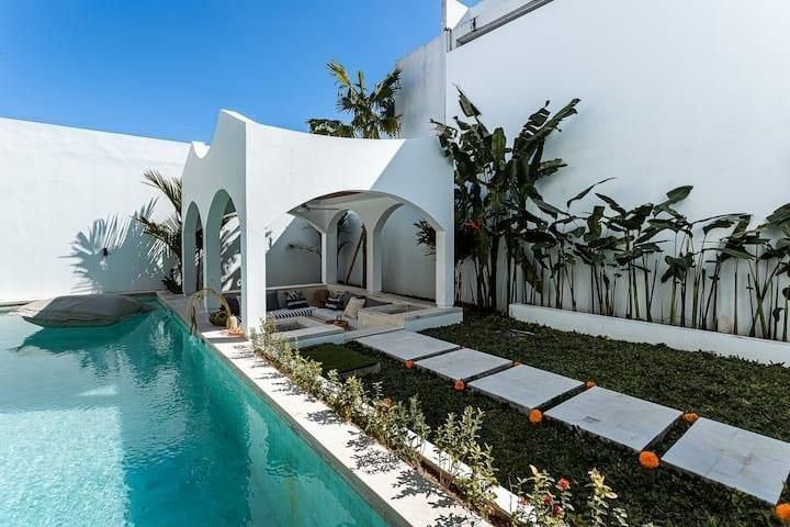 4 Bedroom Villa with Pool