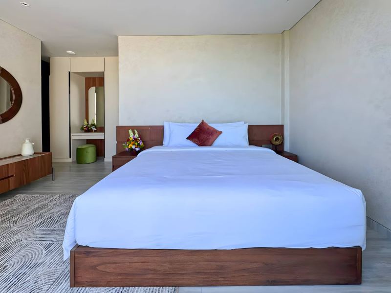 2 Bedroom Villa with Private Garden and Pool