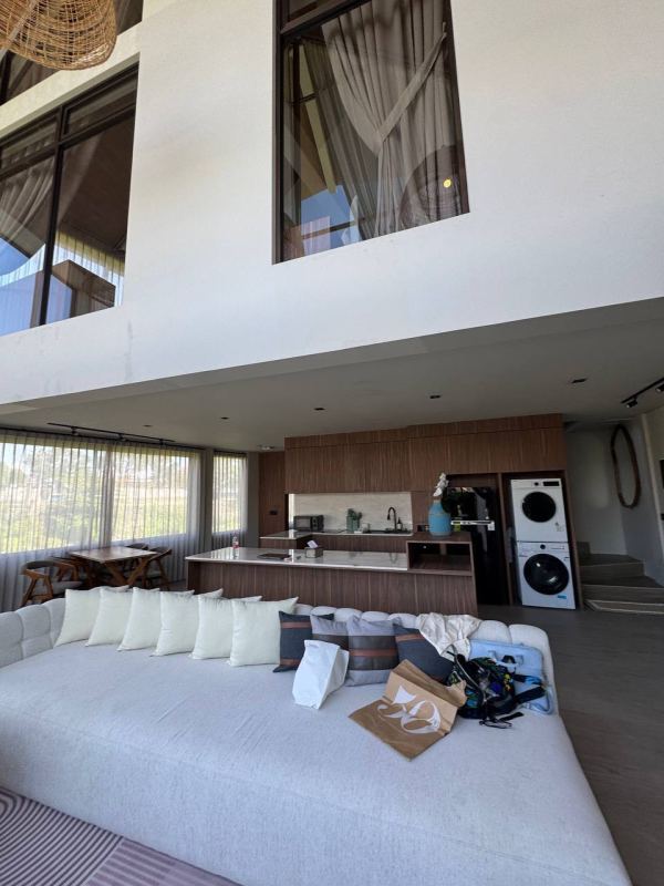 3‑Bedroom Villa in Perenenan