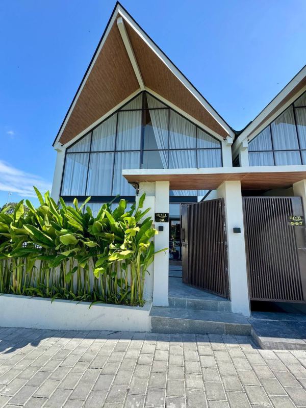 3‑Bedroom Villa in Perenenan