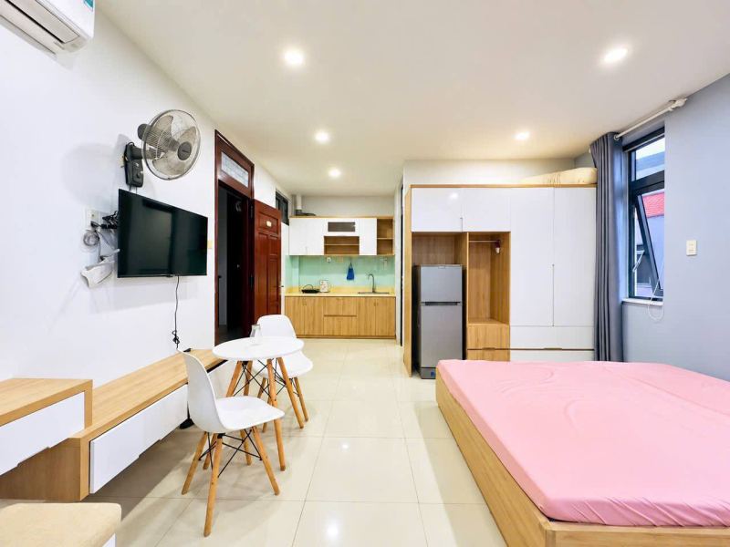 Studio with Balcony in Ha Quang 2