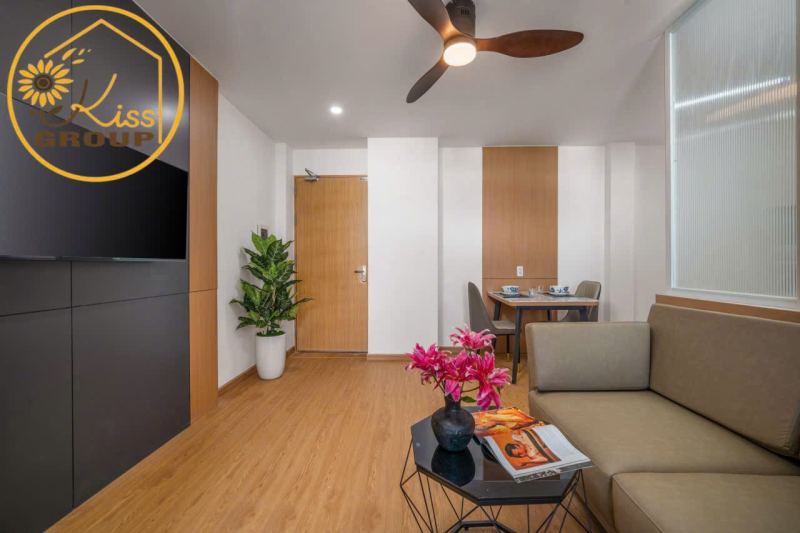 1 Bedroom Apartment with Balcony