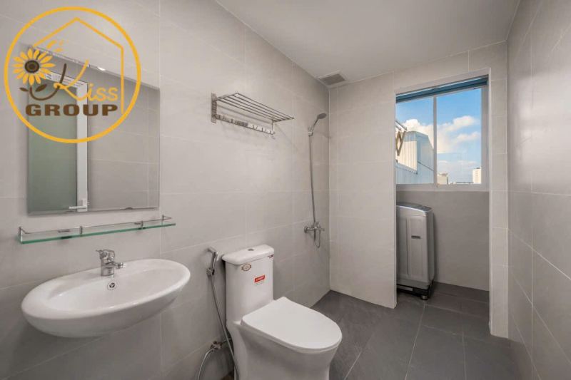 1 Bedroom Apartment with Balcony