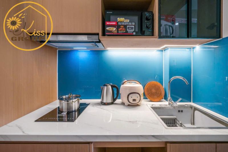 1 Bedroom Apartment with Balcony