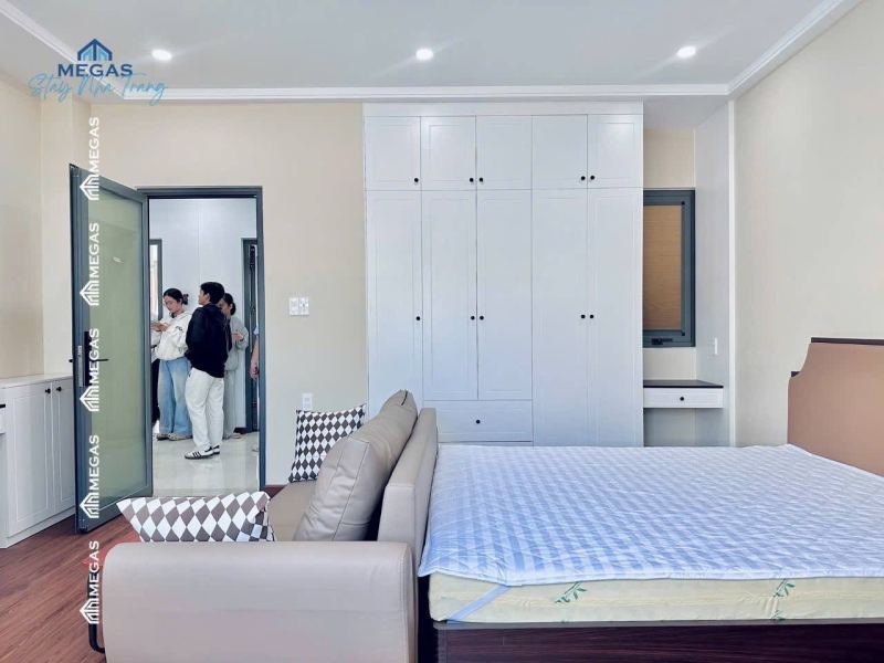Studio Apartment with Balcony in Vo Van Kiet