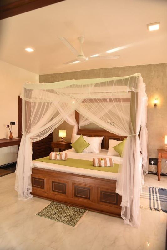 6-bedroom villa with pool in Hikkaduwa