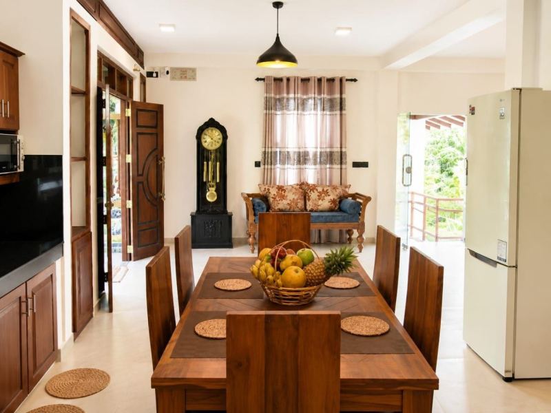 6-bedroom villa with pool in Hikkaduwa