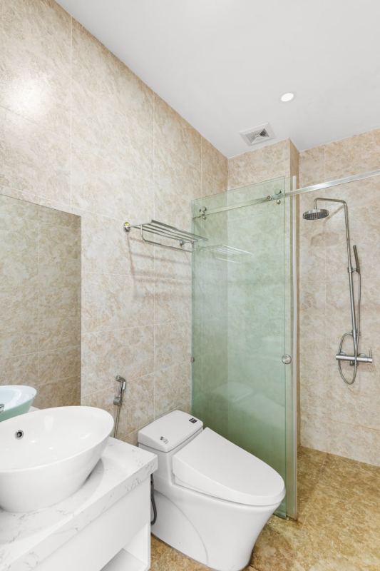 2 Bedroom Apartment - Room 402