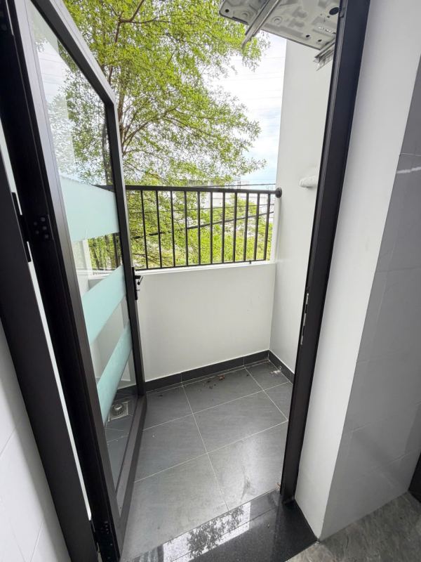 1‑Bedroom Duplex with Balcony, Rooms 201‑202
