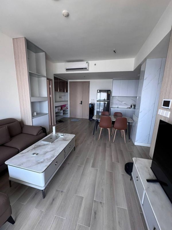 3 Bedroom Apartment with Pool View