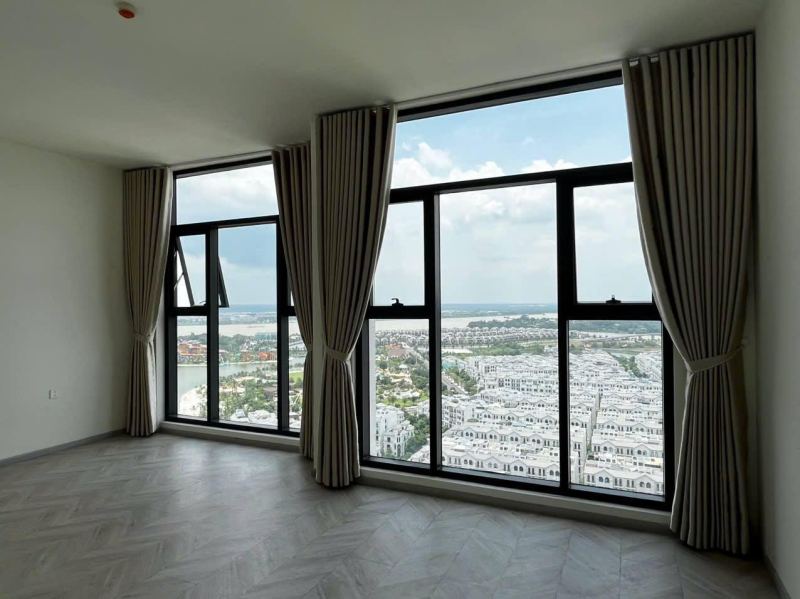 5 Bedroom Penthouse with Large Terrace