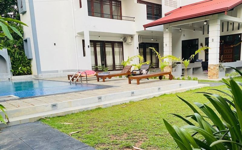 5 Bedroom Villa with Pool