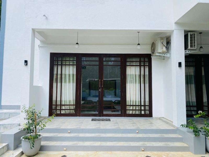 5 Bedroom Villa with Pool