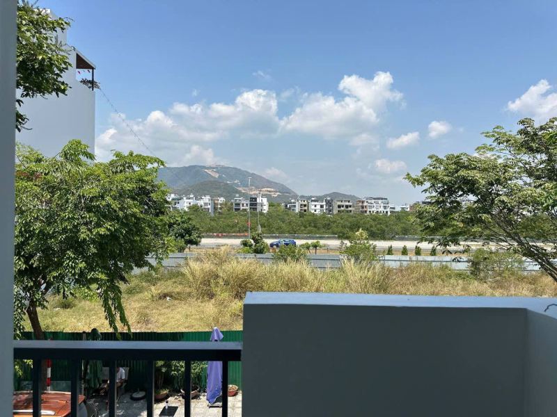1-Bedroom Apartment with Balcony in Ha Quang 2