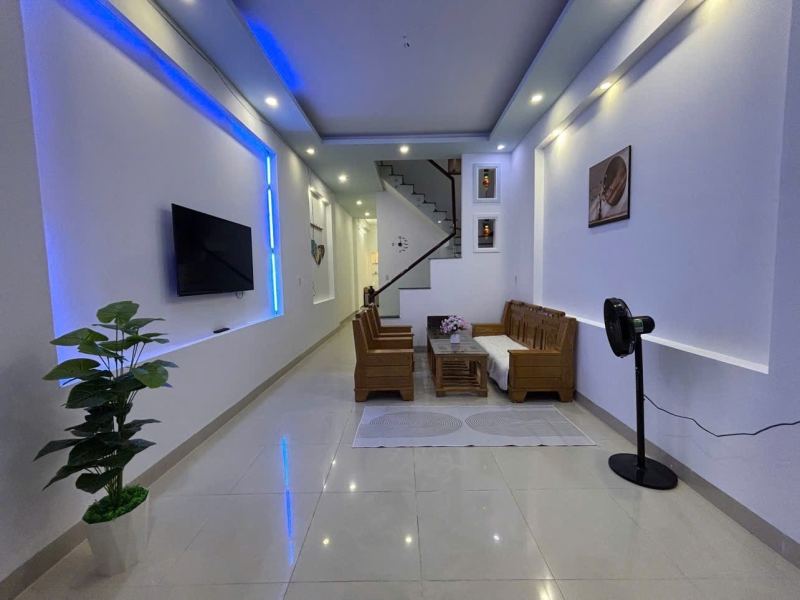 Recently Renovated 4-Bedroom House in Hon Xen
