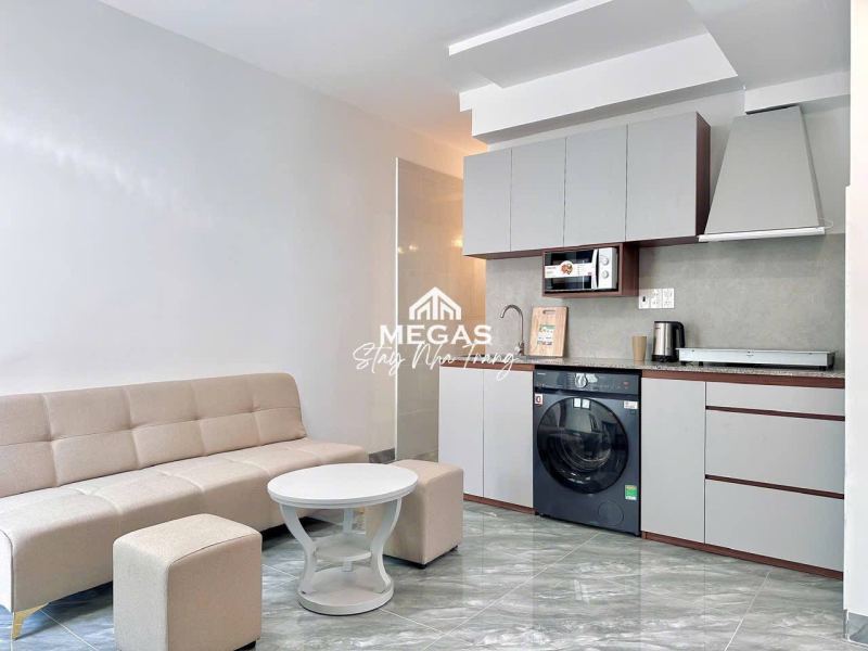 2-Bedroom Apartment with Balcony on Pham Ngoc Thach