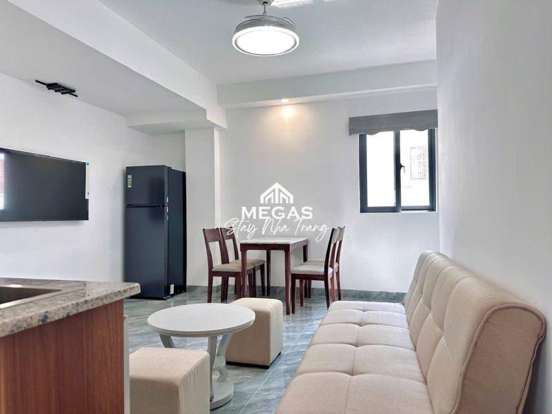 2-Bedroom Apartment with Balcony on Pham Ngoc Thach