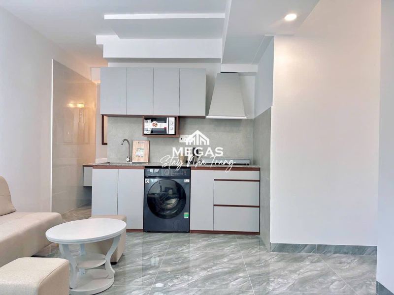 2-Bedroom Apartment with Balcony on Pham Ngoc Thach