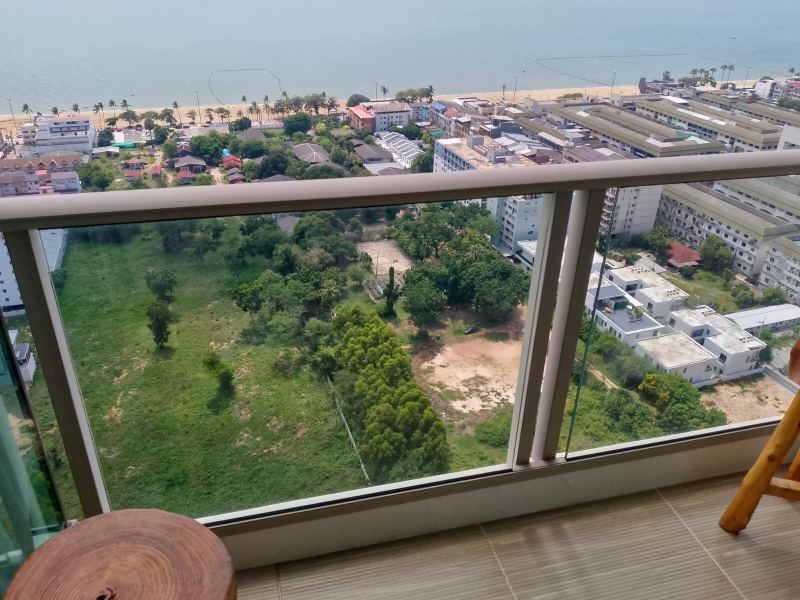 1-Bedroom Apartment in Atlantis Condo