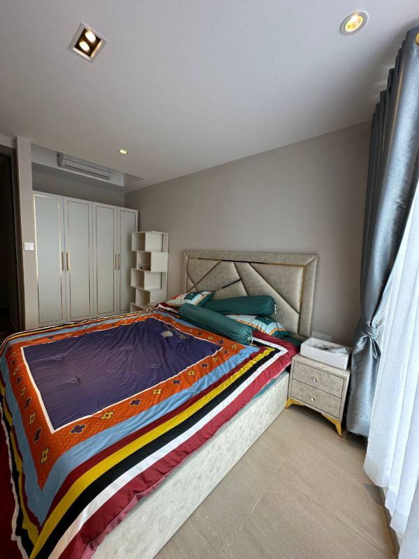 3-Bedroom Condo in Times Square 3