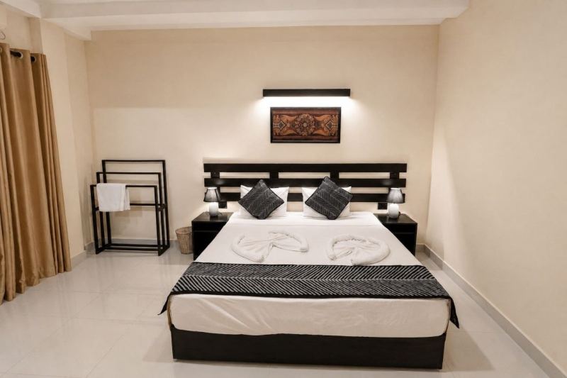9-Bedroom Villa with Pool in Ahangama