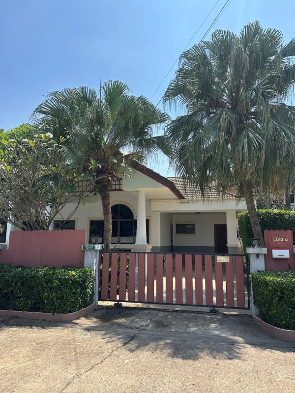 3-Bedroom House with Pool in Dusit Pattaya 1