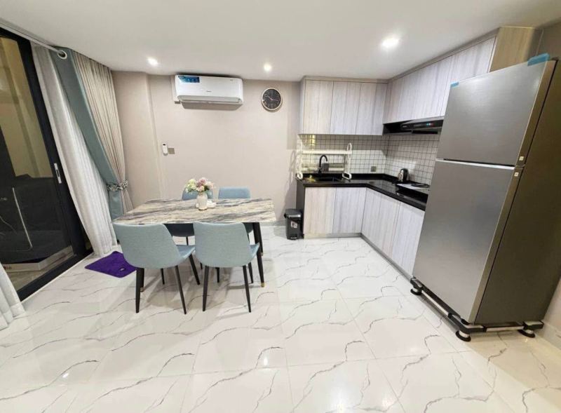 2BR Condo in L Tower 271