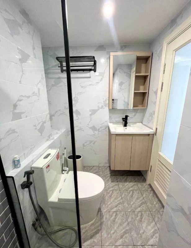 2BR Condo in L Tower 271